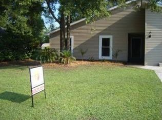 94 Peppertree Ln, North Charleston, SC 29420
