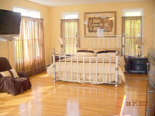 4th image of 35 Eden Glen Ave