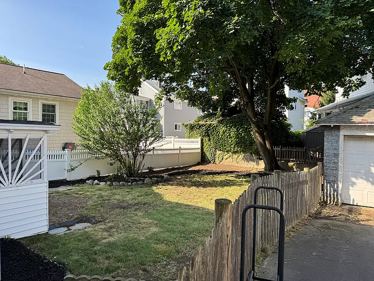 15 Sunset Ave — Photo 13