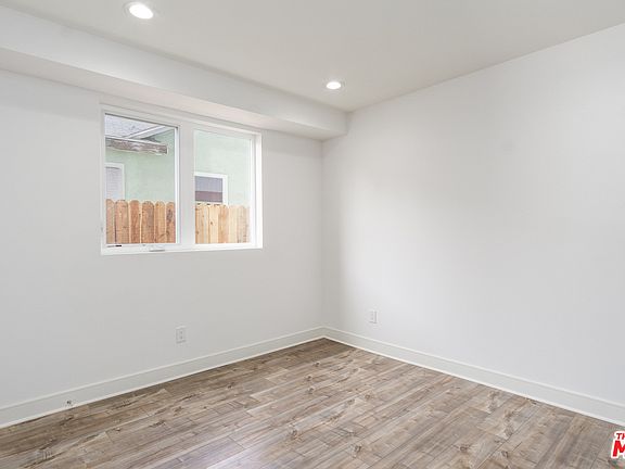 4th image of 1013 N Oxford Ave