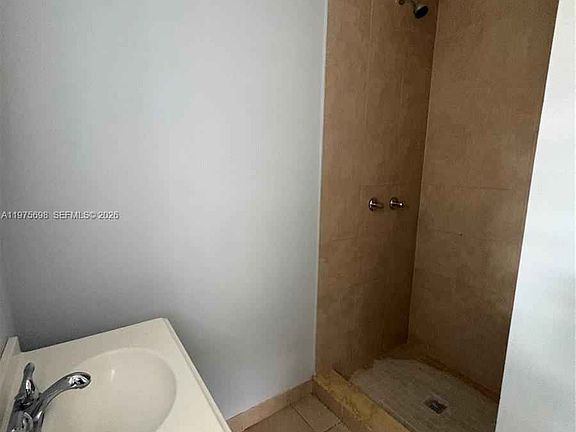 4th image of 3600 SW 32nd Ave