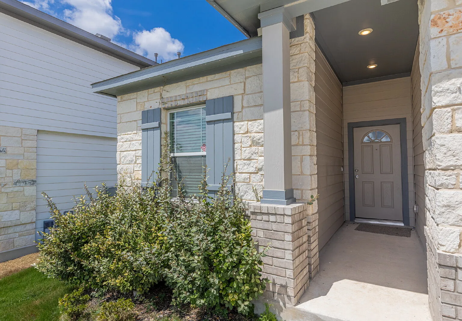 3 bed, 2.0 bath, 1900 sqft, $1,750 — Photo 4