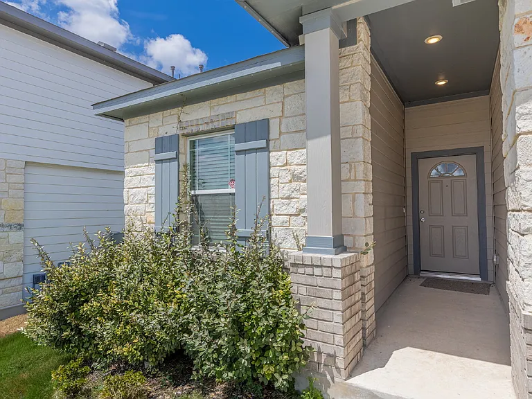 284 Ashley Loop — Photo 4