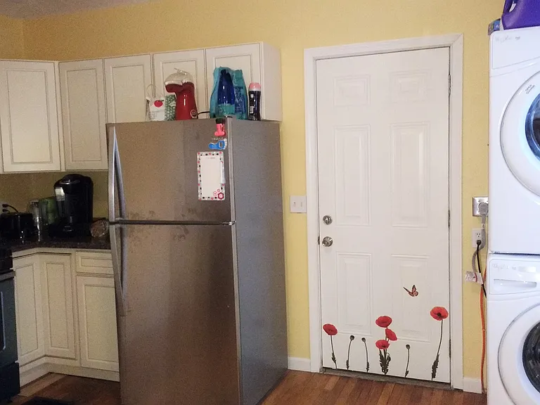 195 Floral Ave #A — Photo 3