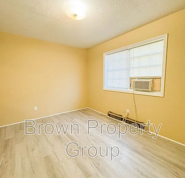 2310 Barrington Cir — Photo 9