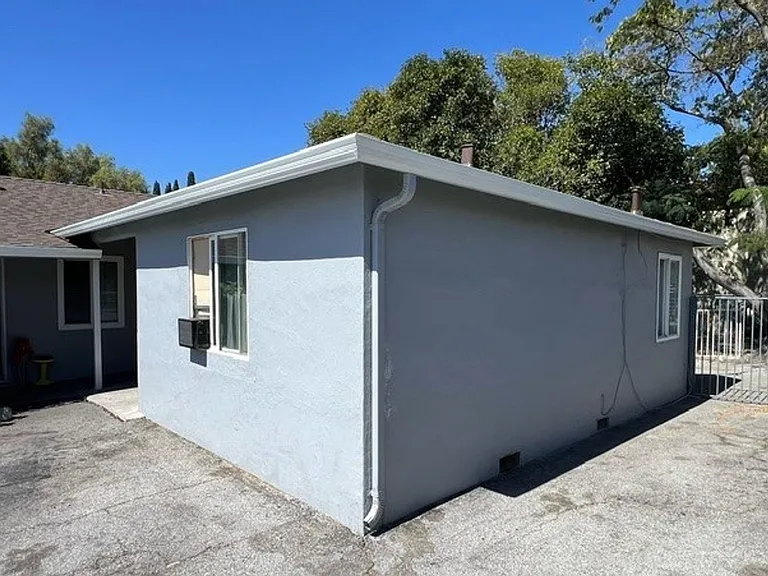 2237 Luz Ave — Photo 11