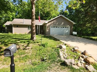 1 W Elmwood Dr, Putnam, IL 61560