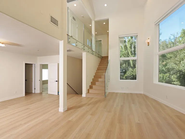 1827 Hill Dr — Photo 1