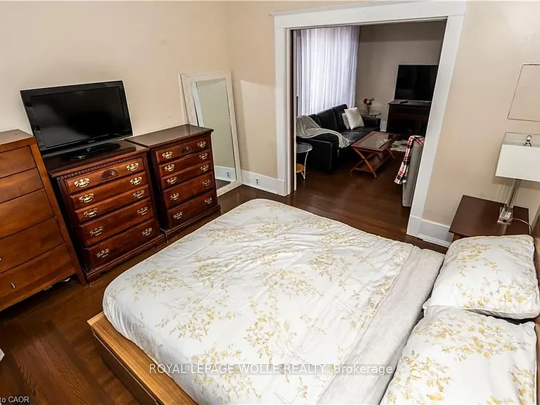 408 Wellington St N #2 — Photo 4