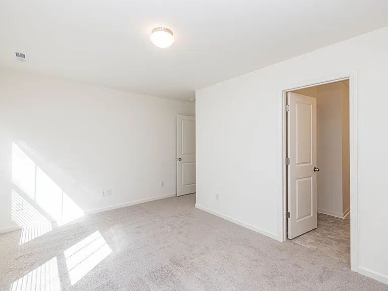436 Kinnerton Pl — Photo 25