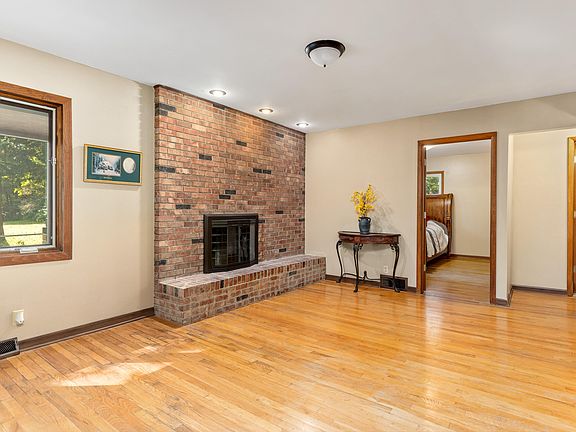 5th image of 219 Beedle Dr