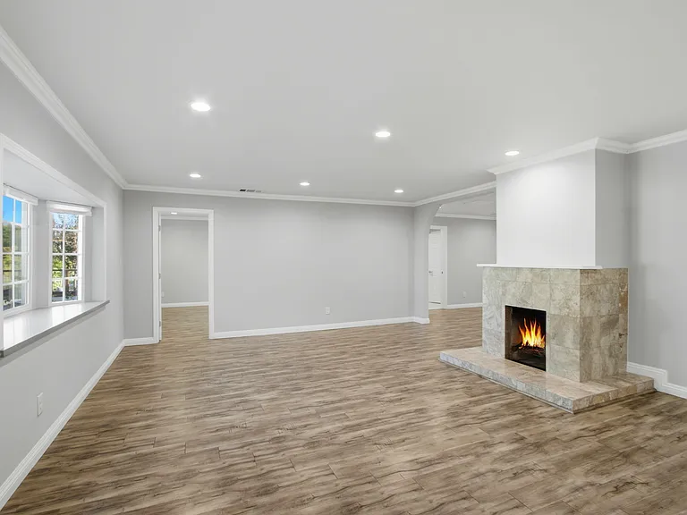 12610 Paseo Flores — Photo 32