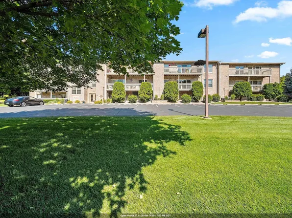 1600 Rustic Oaks Ct Unit 23, Green Bay, WI 54301