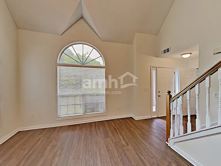 1086 Berkley Dr SE — Photo 6