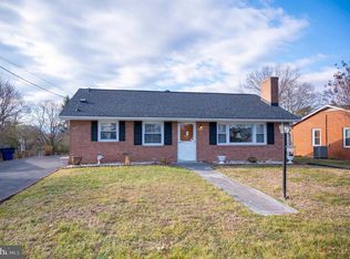 826 W 15th St, Front Royal, VA 22630