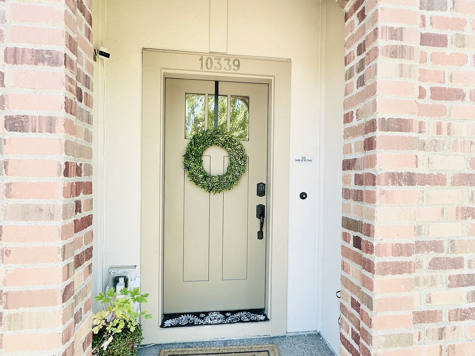 4 bed, 2.5 bath, 1727 sqft, $2,700 — Photo 4