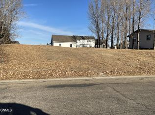 1206 9th St SW, Jamestown, ND 58401