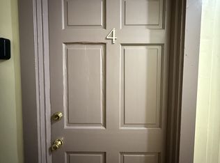 915 Chartiers Ave #4, Pittsburgh, PA 15220