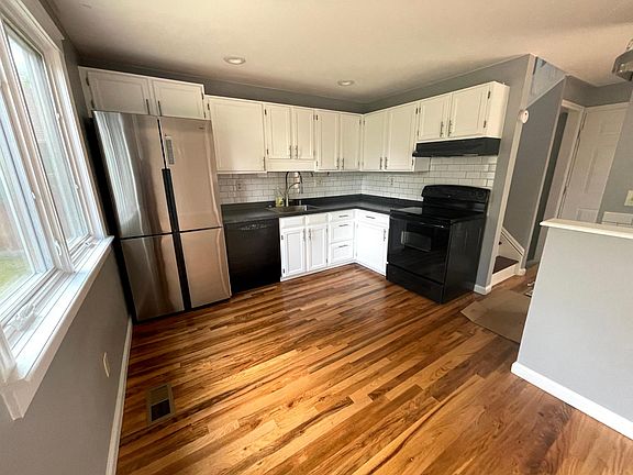 2nd image of 342 W Elm St