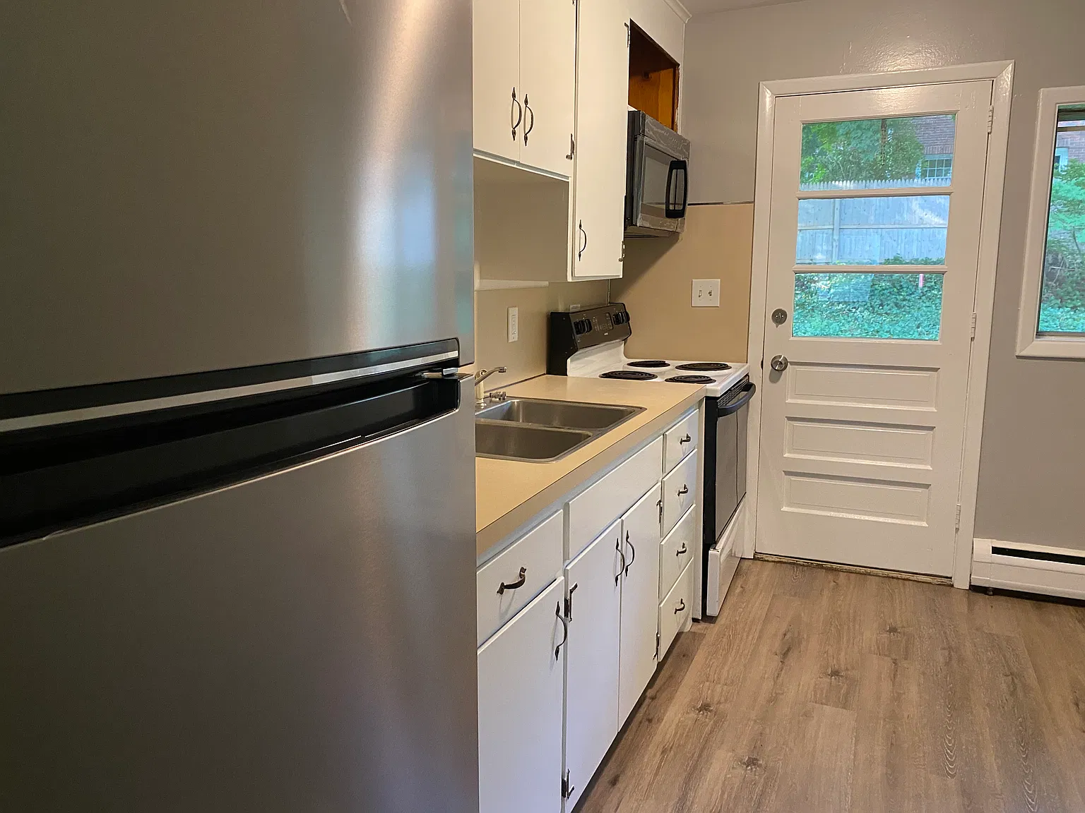 2 bed, 700 sqft, $1,695 — Photo 2
