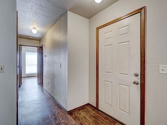 4th image of 410 W Nimrod Rd