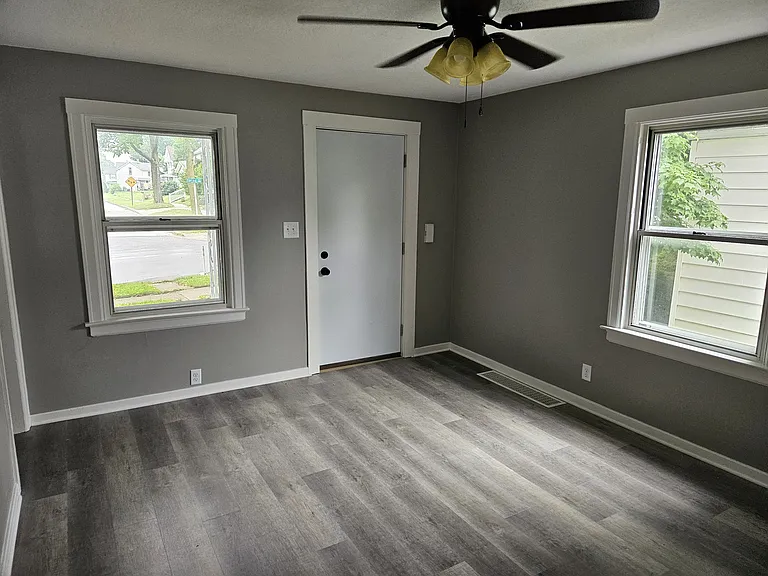 1229 Spring St — Photo 3