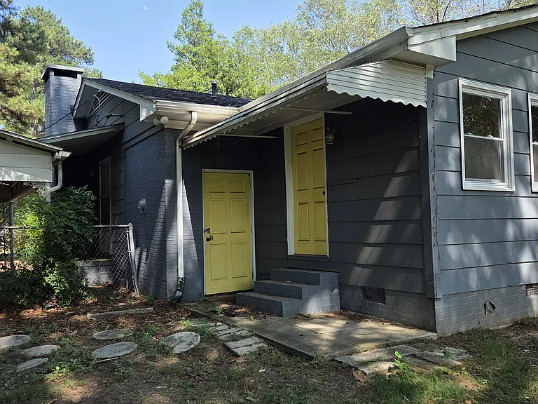 608 Dupont Dr — Photo 8
