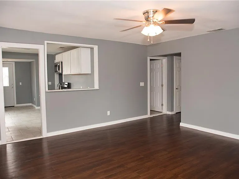 2501 S 18th St — Photo 10