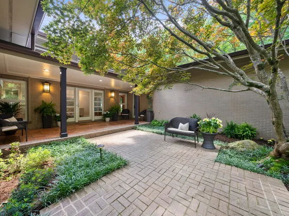 213 Chimeneas Pl, Chapel Hill, NC 27517