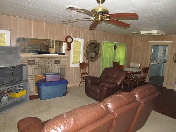3rd image of 2608 Vincent St