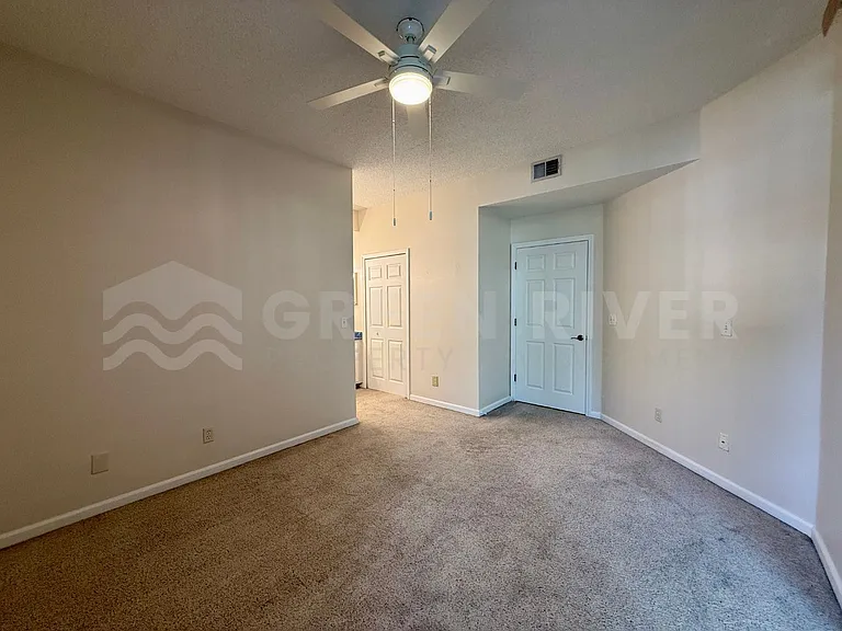 204 Augusta Cir — Photo 20
