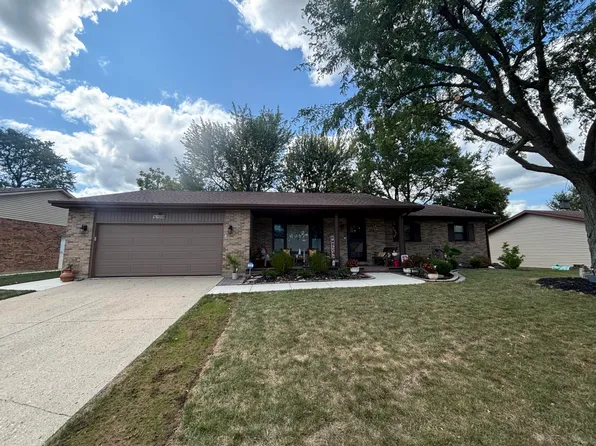 1206 Canterbury Dr, Celina, OH 45822