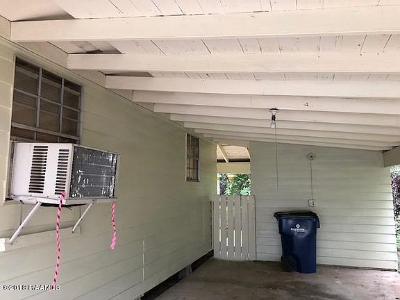 3rd image of 114 W Tennis St