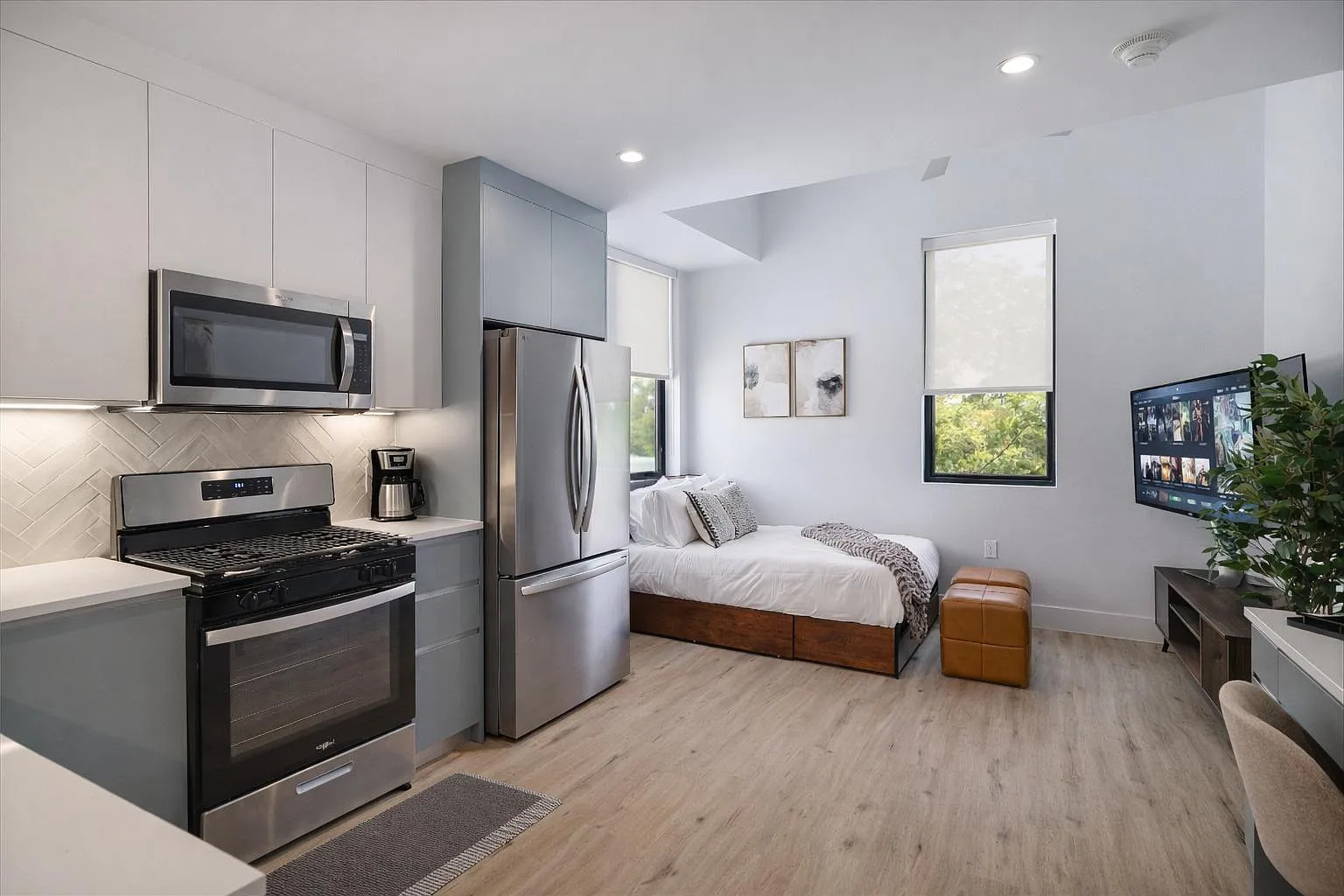 5515 Humming Bird Lane - Brand New Luxury Studio Near SOCO (301) — Photo 1