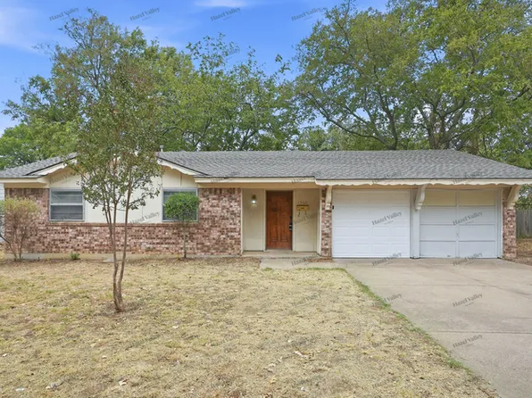 1562 Muse St, Fort Worth, TX 76112