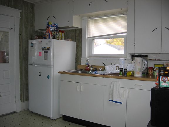 5th image of 218 Pearl Street