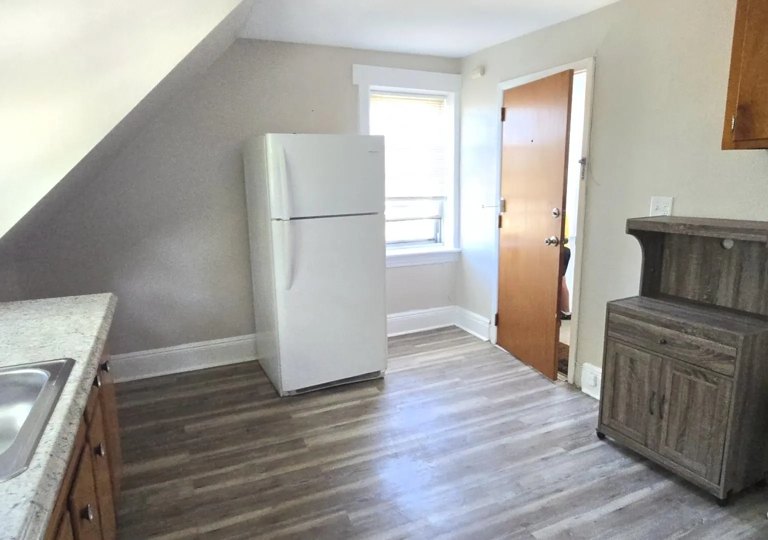 2 bed, 1.0 bath, 750 sqft, $1,850 — Photo 3