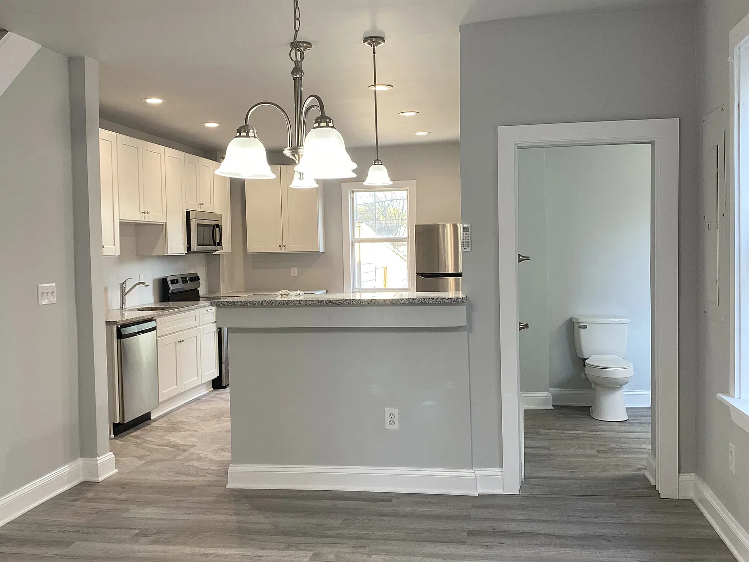 4 bed, 2000 sqft, $2,200 — Photo 4