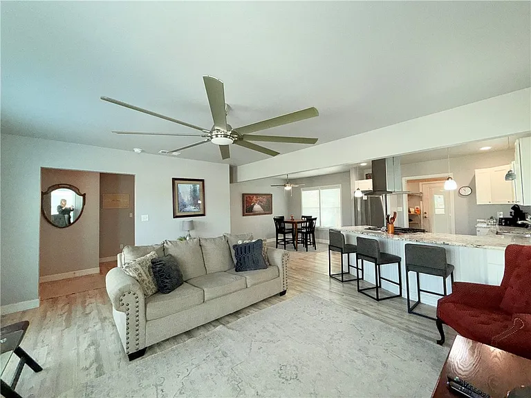 455 Louisiana Ave — Photo 5
