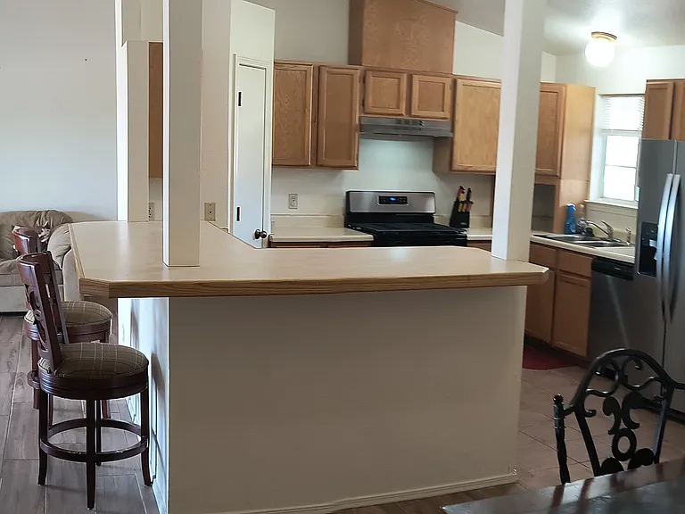 913 Grape St — Photo 7