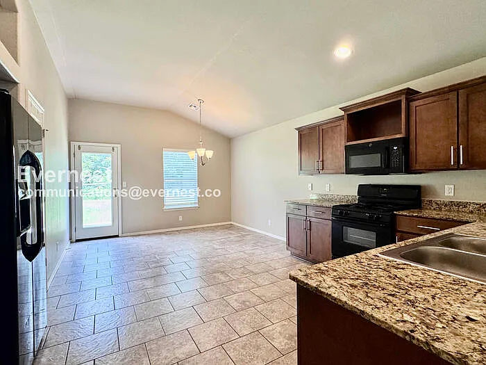 10443 S James St — Photo 5