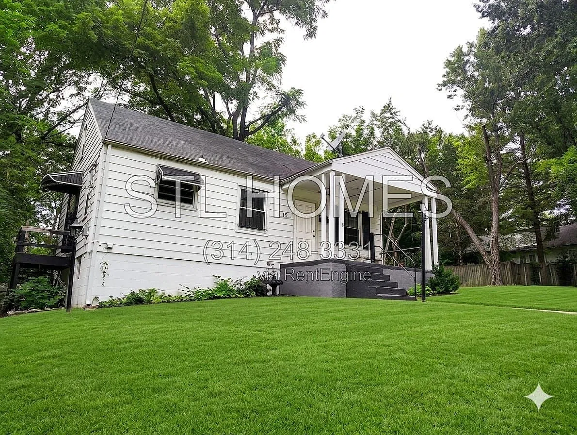 2 bed, 1.0 bath, $1,095 — Photo 1