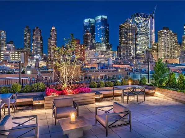 416 West 52nd Street image 1 of 15