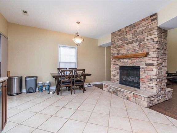 3rd image of 3296 Sweet Clover Ln