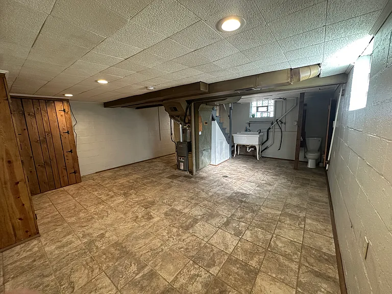 327 Hoffman Rd — Photo 11