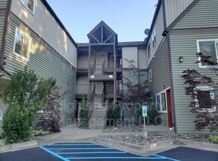 1020 NE B St APT 3, Pullman, WA 99163