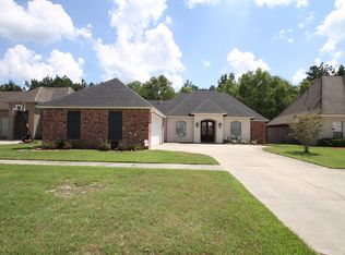 34254 Spring Lake Dr, Walker, LA 70785