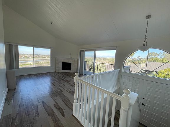Vaulted ceilings, open views from every window