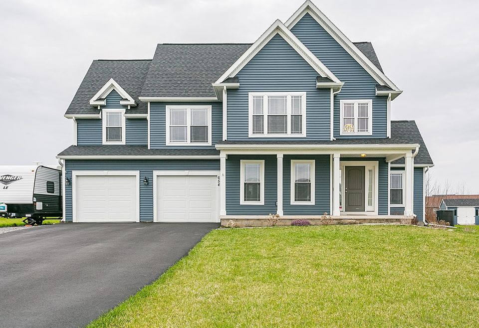 1st image of 654 Autumn Breeze Ln