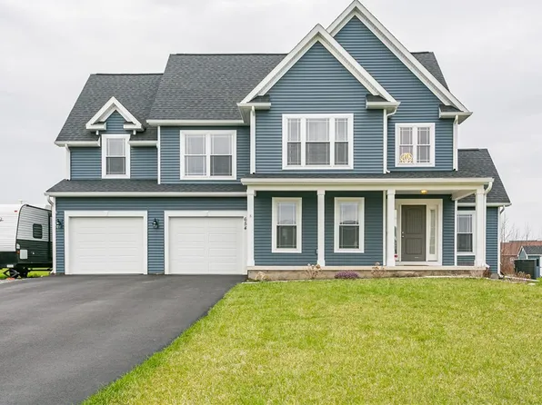 654 Autumn Breeze Ln, Ontario, NY 14519